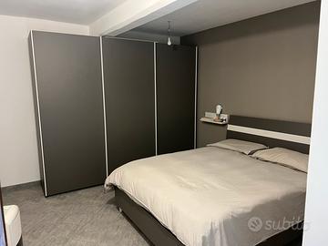 Camera da letto completa di armadio ante scorrevol