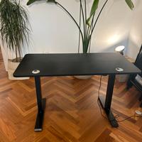 Scrivania regolabile (standing desk)