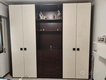 Vendessi armadio ottimmo stato. 