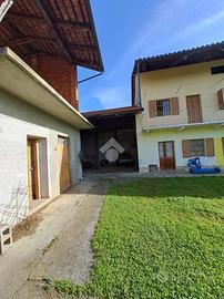 CASA SEMINDIPENDENTE A VAUDA CANAVESE