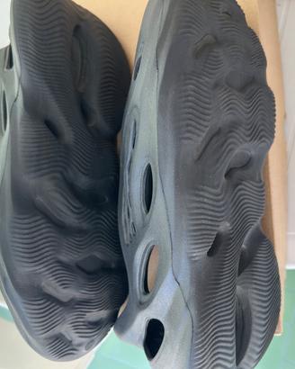 Adidas foam Yeezy 44 1/2