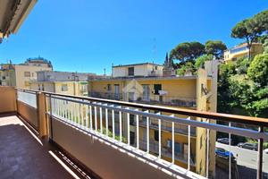 5 LOCALI A GENOVA