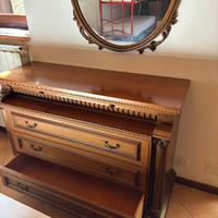 Camera matrimoniale di legno intarsiato