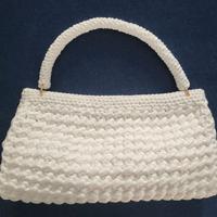 Borsa uncinetto in fettuccia bianca