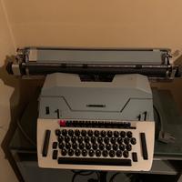 Macchina da scrivere Olivetti