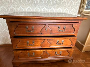 Armadio a cassetti in legno