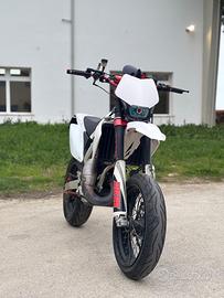 Hm cre 125 - 2015