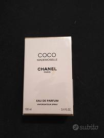 Coco Chanel MADAMOSEILLE