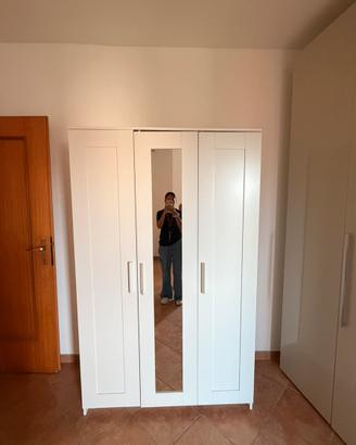 Armadio a tre ante con specchio