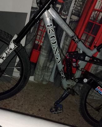 bici dh (KONA STUB DELUXE)