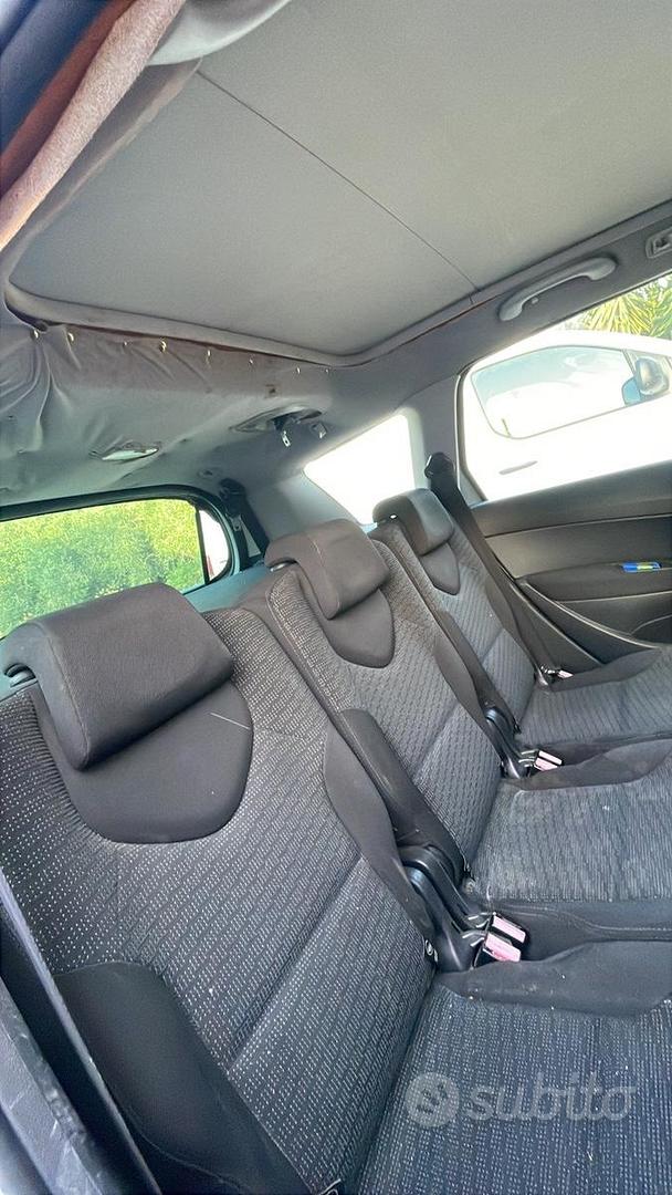 Peugeot 308 2009 photo 5