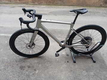 bici Gravel in carbonio Apex 12v 