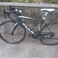 Bici da corsa Fuji Altamira 2.0