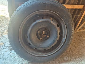 4 PNEUMATICI  185/60/15  M+S  CON CERCHI