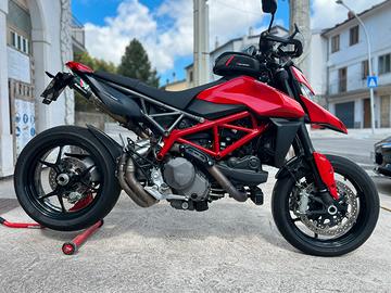 Hypermotard 950