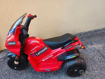 Moto elettrica peg perego