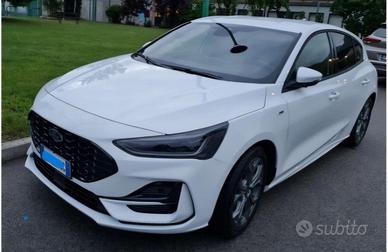  Ford Focus ST Line