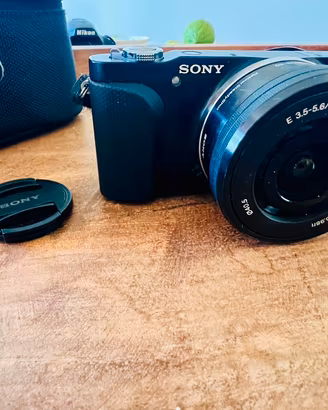 Sony NEX 5T con Obiettivo 16-50mm compatta e poten
