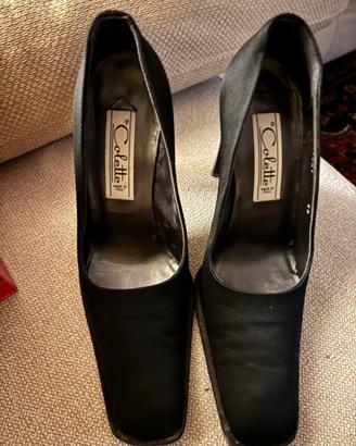 Scarpe  in tessuto nero con tacco argentato