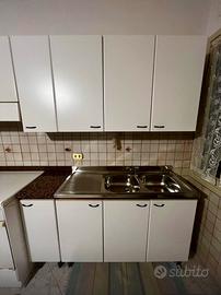 Arredamento in buono stato .