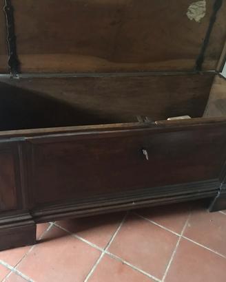 Cassapanca antica noce