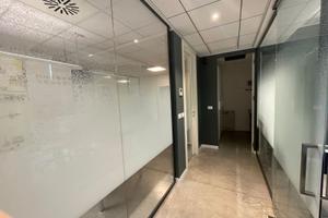 Ufficio indipendente con parcheggio e alta rendita