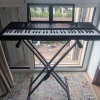 Yamaha Digital Keyboard + Supporto X