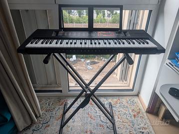 Yamaha Digital Keyboard + Supporto X