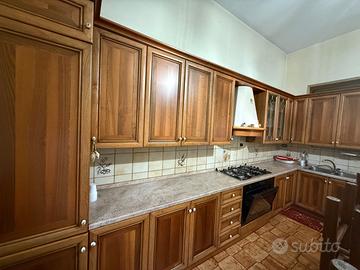 Cucina in legno artigianale