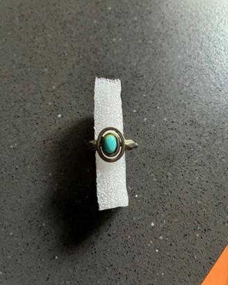 Anello antico in argento con pietra turchese