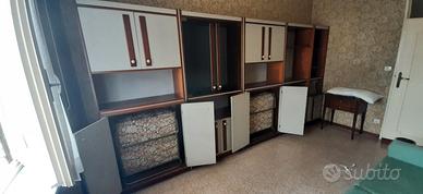 Divano letto e mobile soggiorno