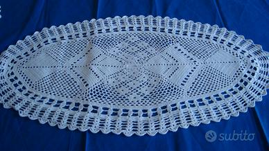 Set 1 centro grande +2 centrini bianchi