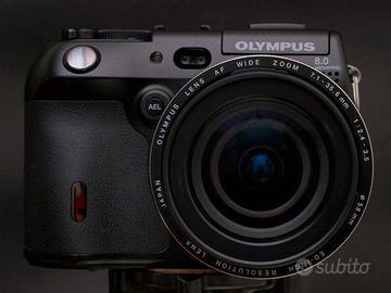 OLYPUS CAMEDIA C-8080 (COME NUOVA)