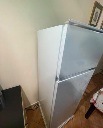 Frigorifero Indesit da incasso NUOVO – mai utilizz