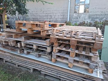 bancali in legno  in omaggio 