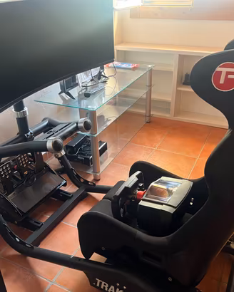 Cockpit Track Racer TR8 + Volante e Pedali Fanatec