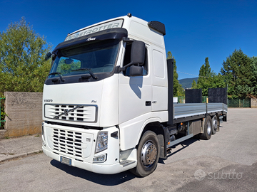 Volvo FH 480 3 ASSI CARRELLONE CON RAMPE