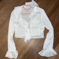 Camicetta bianca con volant