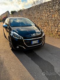 Peugeot 208 Signature