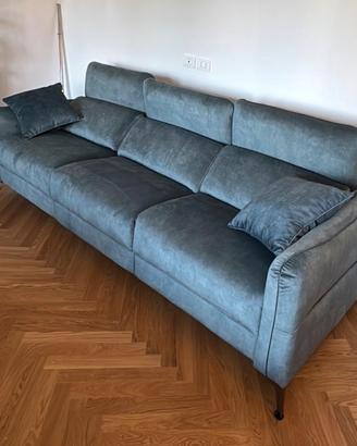 Divano tre posti nuovo /3 sedute eltrrtiche