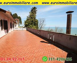 Villa semi indipendente con giardino e vista mare