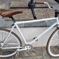 Bicicletta scatto fisso