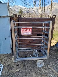 Carrello in acciaio