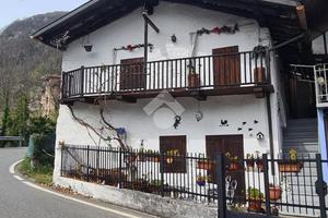 CASA SEMINDIPENDENTE A CERES