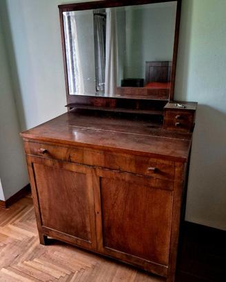 Comò vintage in legno con specchiera