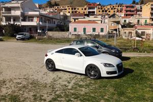 Audi TT S-LINE
