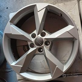 Cerchi lega originale Audi Q3 s.line misura 19