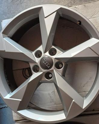 Cerchi lega originale Audi Q3 s.line misura 19