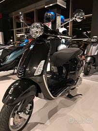 Vespa Primavera 150 3V Bauletto + supporto omaggio