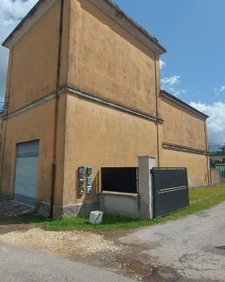 Locale x deposito-magazzino